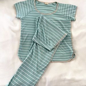 LAKE Pajamas Set - Size Medium